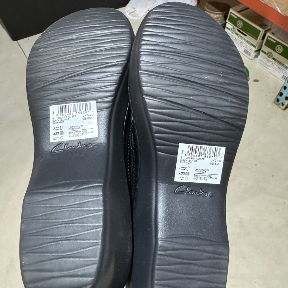 Clarks Slip On - Picture 4 of 4
